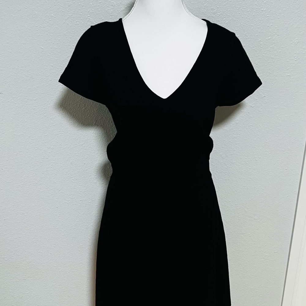 Elegant Wool Blend Midi Dress – Office‑to‑Evening Versatility